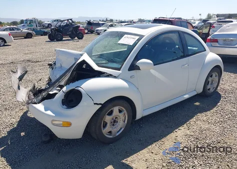 2001 Volkswagen New Beetle Glx from USA, damaged, VIN 3VWDC21C71M413235